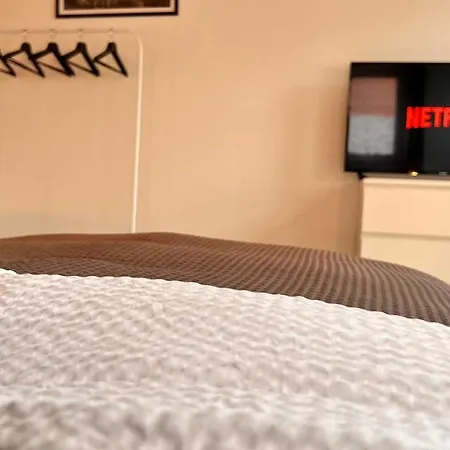 Apartment Chic - Smart-tvs