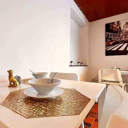 Apartment Chic - Smart-tvs